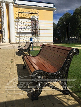 Скамейка чугунная «Сад».  �9